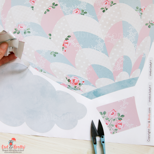 Close up of the fabric wall stickers floral print on the hot air balloon sets